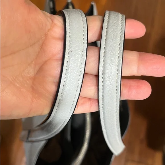 Coach Charlie Carryall - Picture 12 of 17